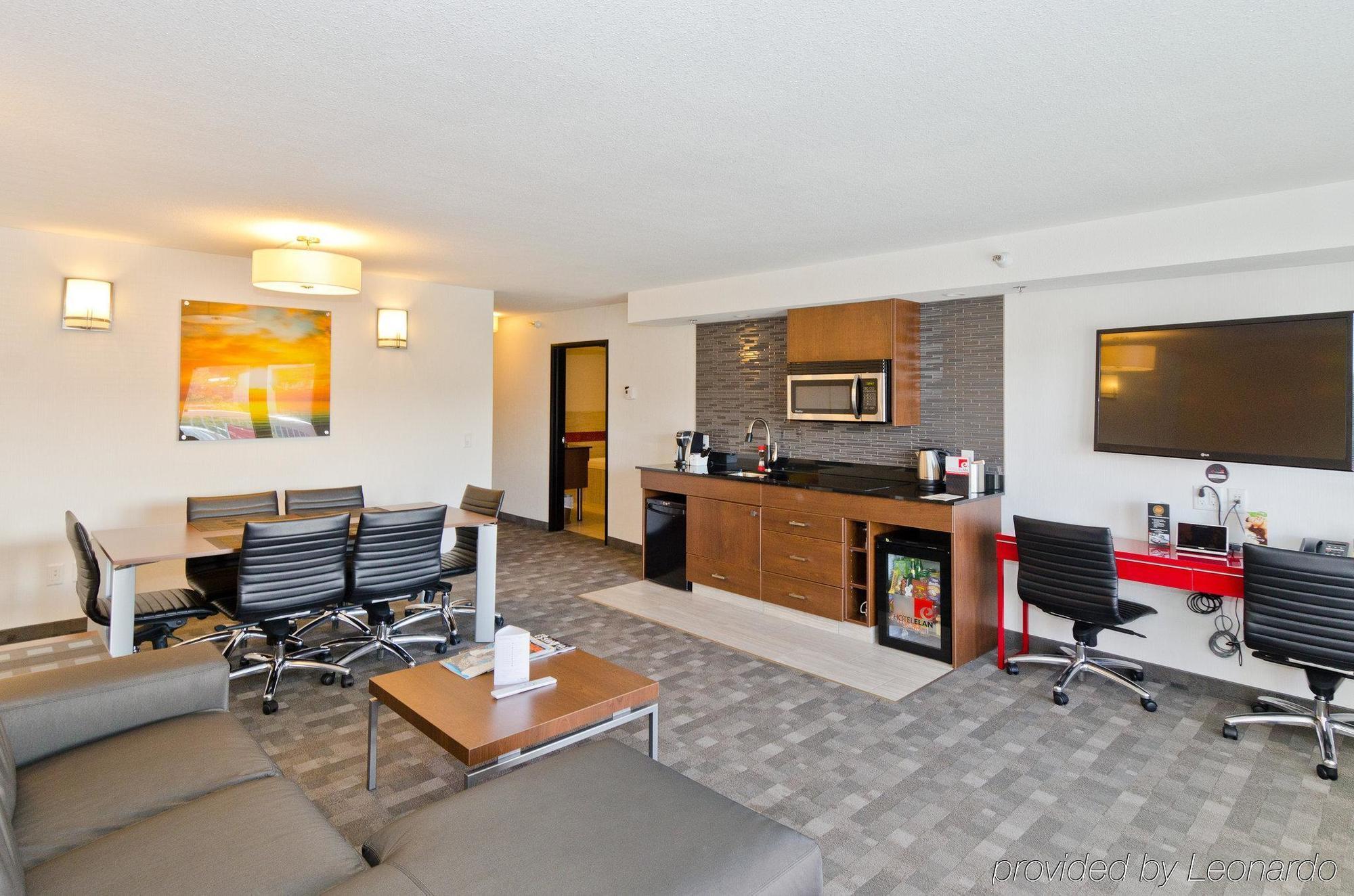 Hotel Elan YYC Dış mekan fotoğraf