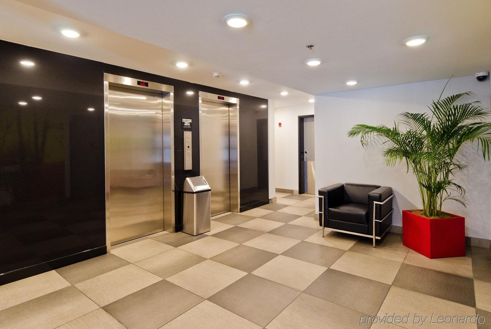 Hotel Elan YYC Dış mekan fotoğraf
