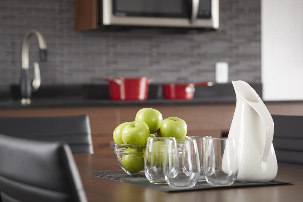 Hotel Elan YYC Dış mekan fotoğraf