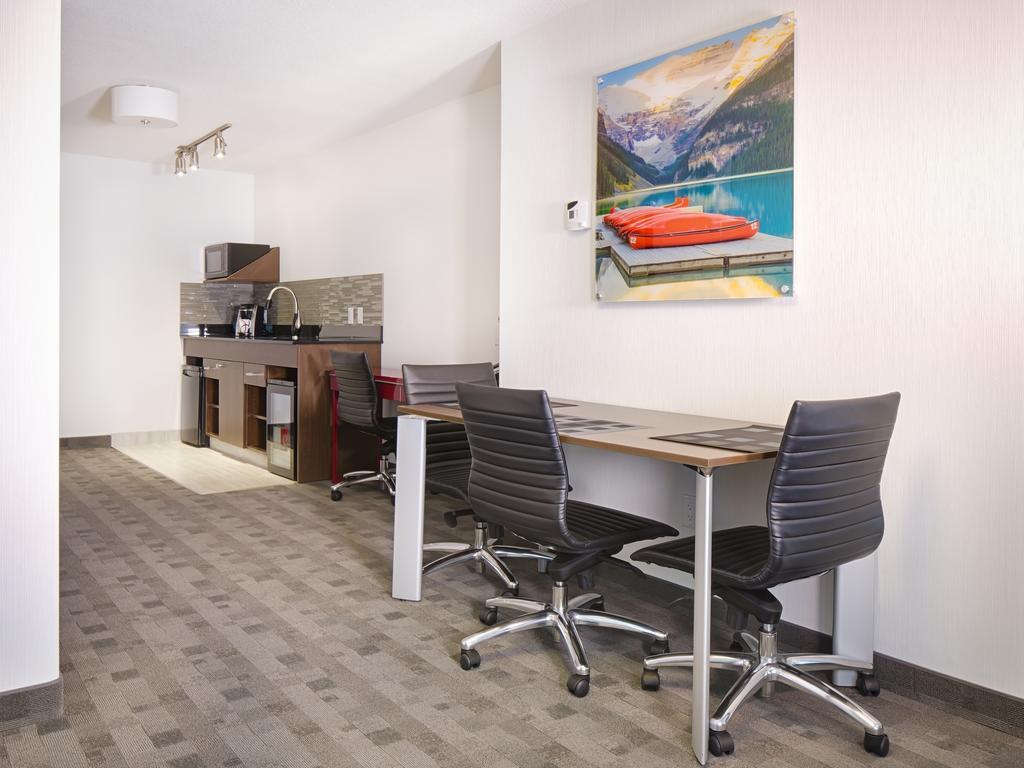 Hotel Elan YYC Dış mekan fotoğraf