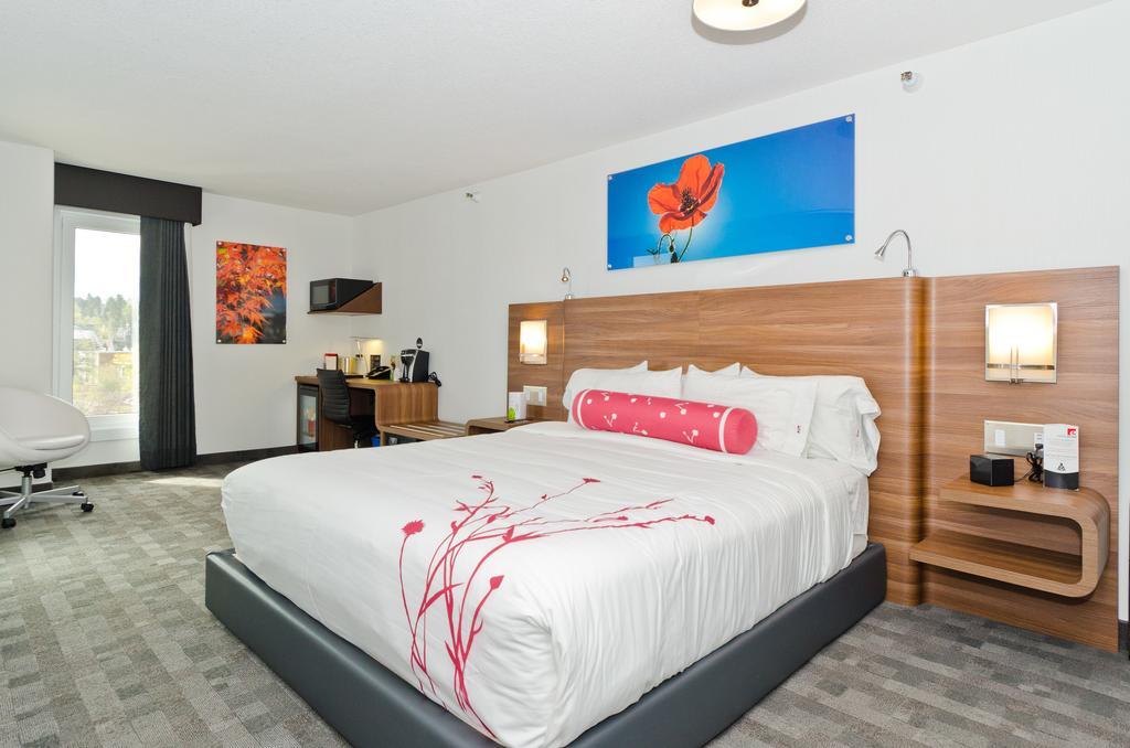 Hotel Elan YYC Dış mekan fotoğraf