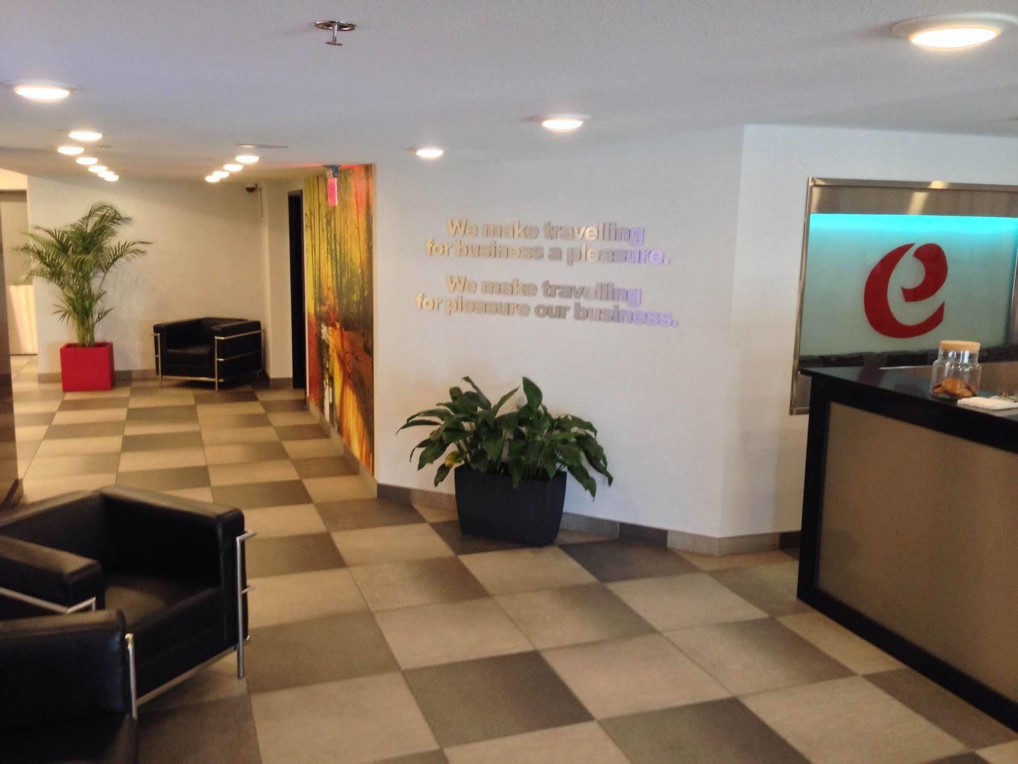 Hotel Elan YYC Dış mekan fotoğraf