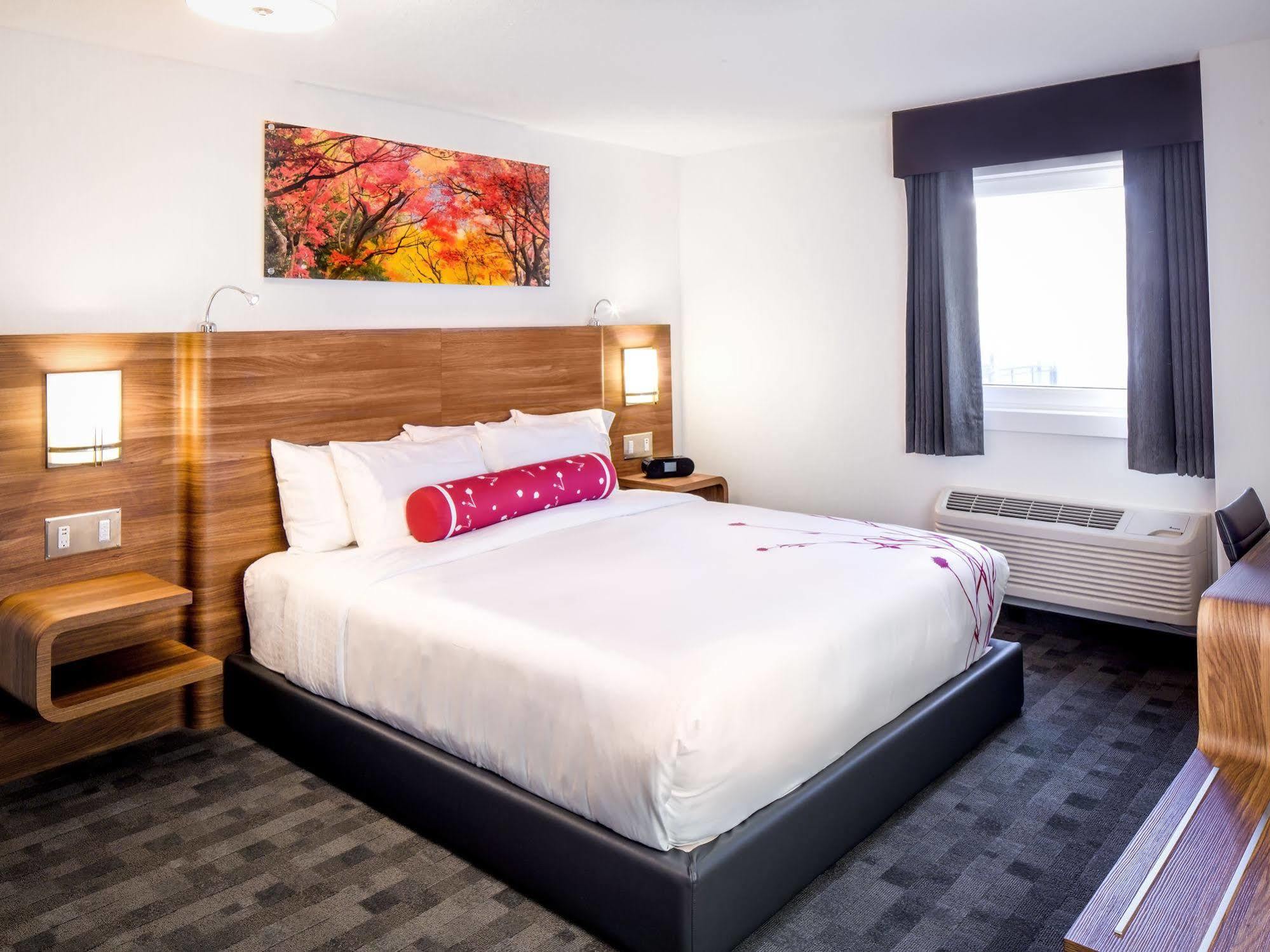 Hotel Elan YYC Dış mekan fotoğraf